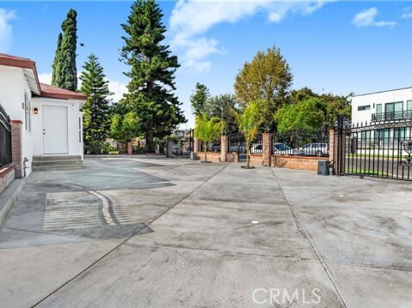 15210 Cohasset Street, Van Nuys (los Angeles) CA 91405