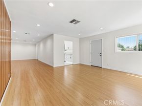 15210 Cohasset Street, Van Nuys (los Angeles) CA 91405