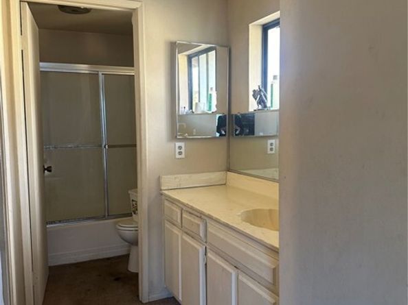 15051 Sherman, Van Nuys (los Angeles) CA 91405