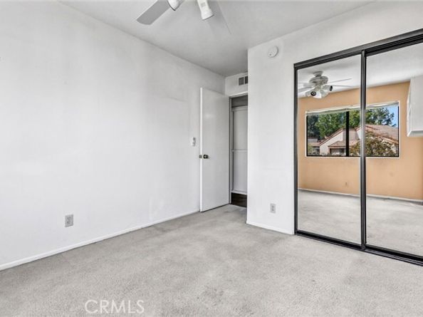 21821 Burbank 145, Woodland Hills (los Angeles) CA 91367