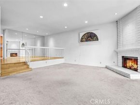 21821 Burbank 145, Woodland Hills (los Angeles) CA 91367