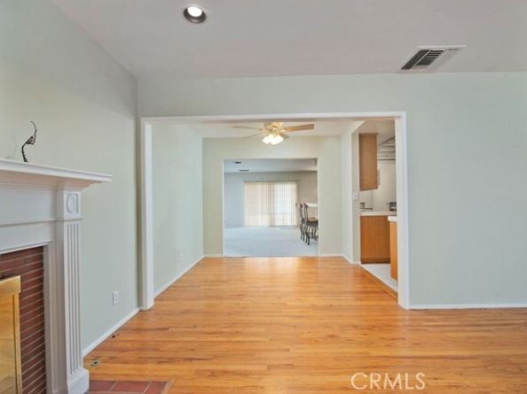 6912 Louise, Los Angeles CA 91406