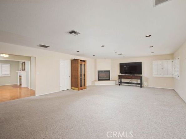 6912 Louise, Los Angeles CA 91406
