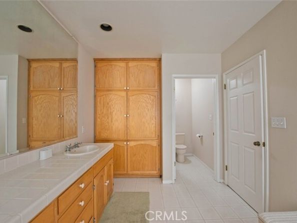 6912 Louise, Los Angeles CA 91406
