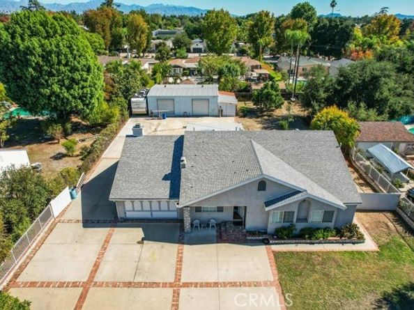 6912 Louise, Los Angeles CA 91406