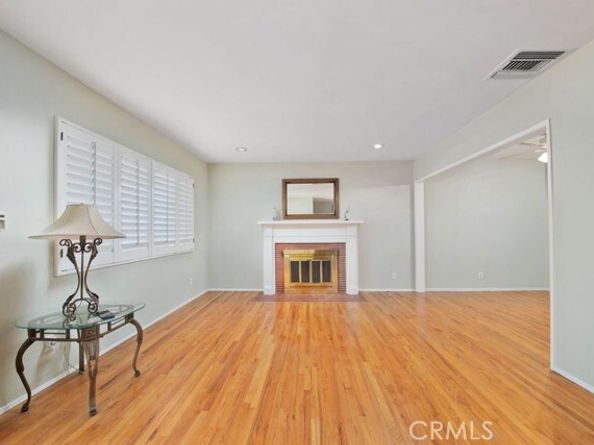 6912 Louise, Los Angeles CA 91406
