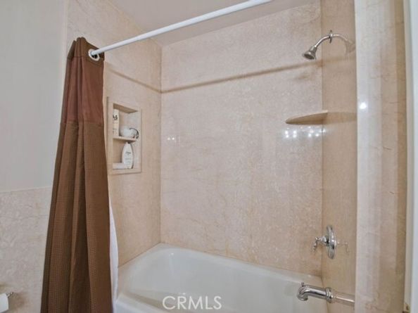 6912 Louise, Los Angeles CA 91406