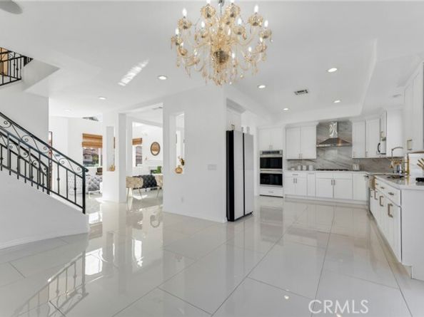 6997 Sale Avenue, West Hills (los Angeles) CA 91307