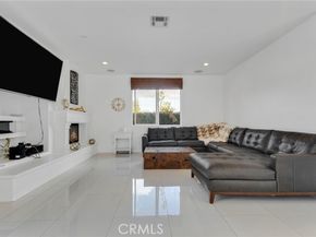 6997 Sale Avenue, West Hills (los Angeles) CA 91307