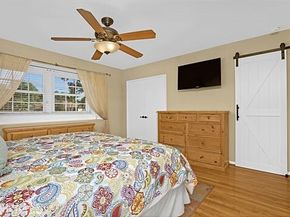 6941 Louise Avenue, Los Angeles CA 91406