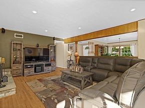 6941 Louise Avenue, Los Angeles CA 91406