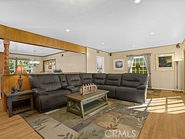 6941 Louise Avenue, Los Angeles CA 91406