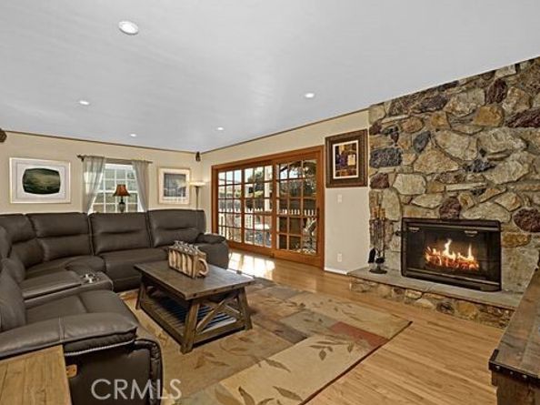 6941 Louise Avenue, Los Angeles CA 91406