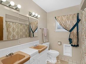 6941 Louise Avenue, Los Angeles CA 91406