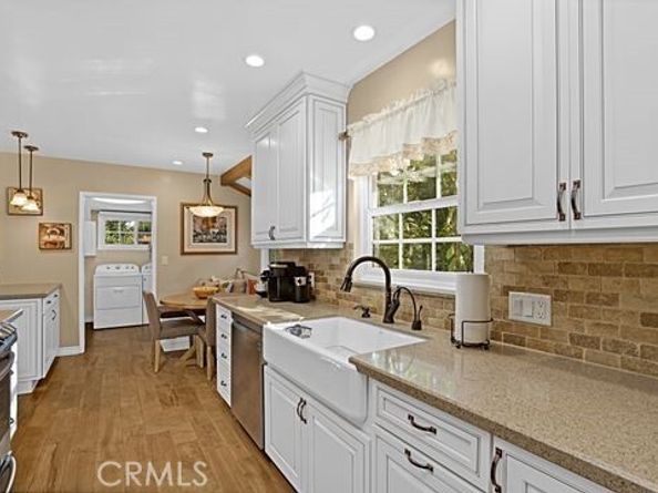 6941 Louise Avenue, Los Angeles CA 91406