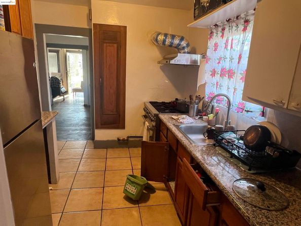 1993 38Th Ave, Oakland CA 94601