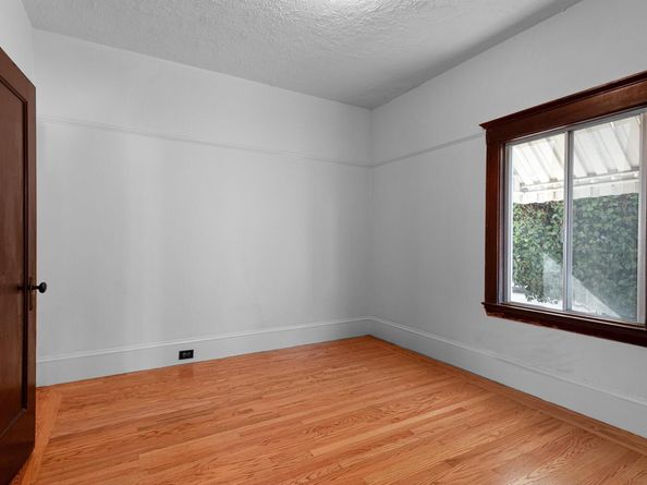 2943 Chestnut St, Oakland CA 94608