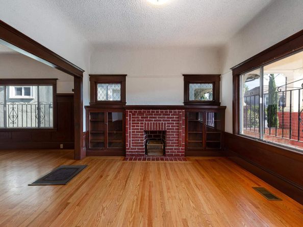 2943 Chestnut St, Oakland CA 94608