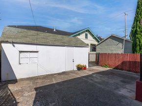 2943 Chestnut St, Oakland CA 94608