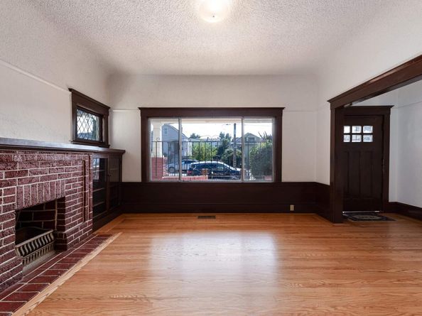 2943 Chestnut St, Oakland CA 94608