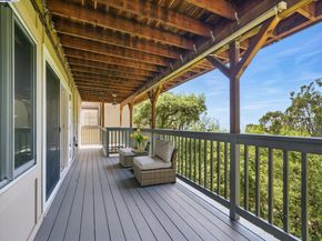 2323 Mastlands Dr, Oakland CA 94611