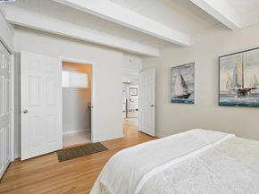 2323 Mastlands Dr, Oakland CA 94611