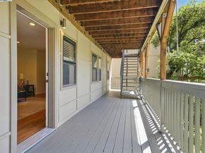 2323 Mastlands Dr, Oakland CA 94611