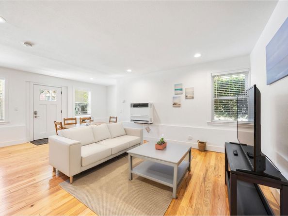 2060 San Antonio Ave, Alameda CA 94501