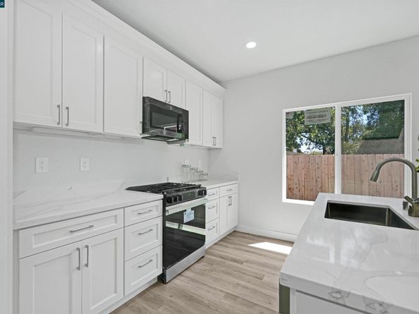2722 Cowell Rd, Concord CA 94518