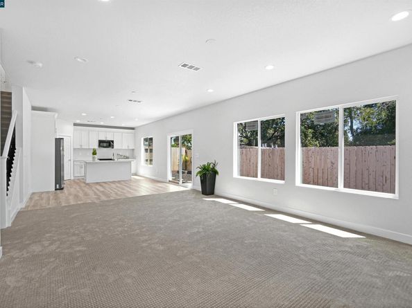 2722 Cowell Rd, Concord CA 94518