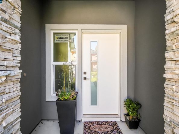 2722 Cowell Rd, Concord CA 94518