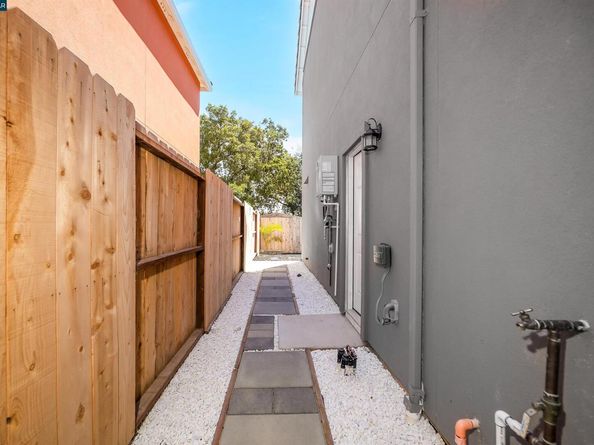 2722 Cowell Rd, Concord CA 94518