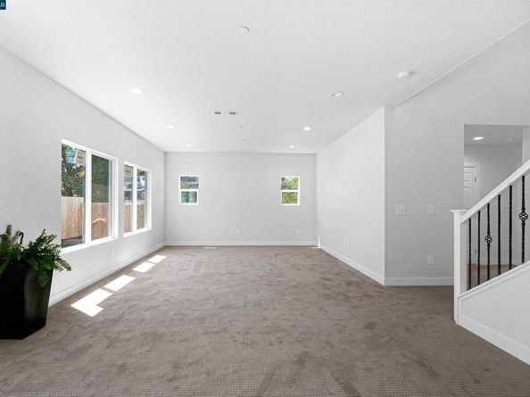 2722 Cowell Rd, Concord CA 94518