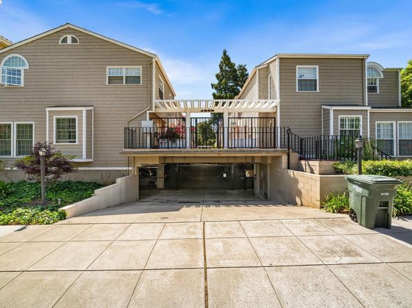 1555 Cherry St 12, San Carlos CA 94070