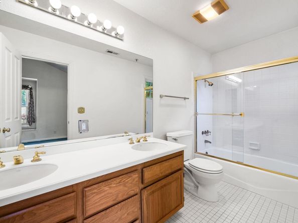 1555 Cherry St 12, San Carlos CA 94070