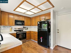 317 Lake Dale Court, Martinez CA 94553
