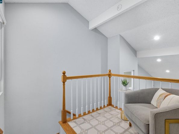 317 Lake Dale Court, Martinez CA 94553