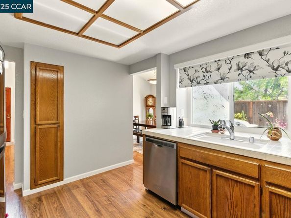 317 Lake Dale Court, Martinez CA 94553