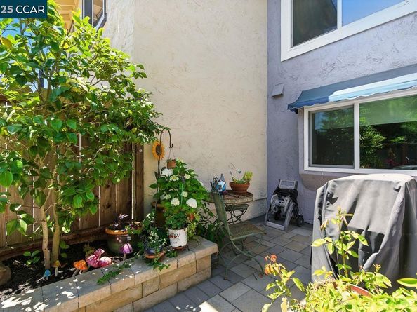 317 Lake Dale Court, Martinez CA 94553