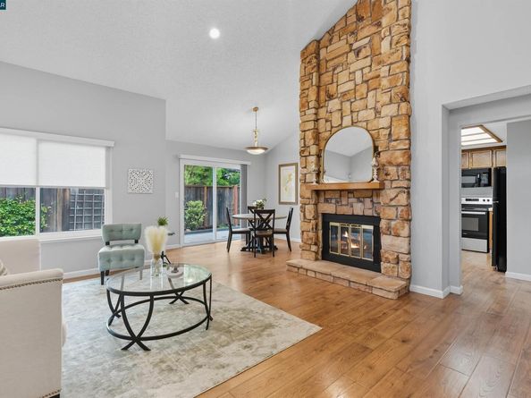 317 Lake Dale Court, Martinez CA 94553