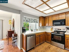 317 Lake Dale Court, Martinez CA 94553
