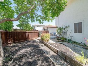 1004 Vienna St, Livermore CA 94550