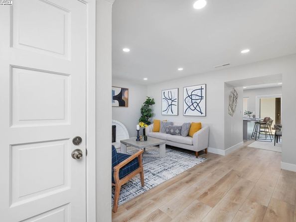 1004 Vienna St, Livermore CA 94550