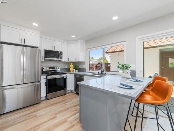 1004 Vienna St, Livermore CA 94550