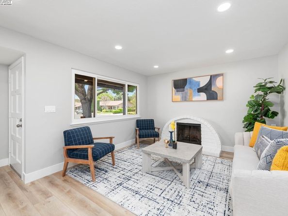 1004 Vienna St, Livermore CA 94550
