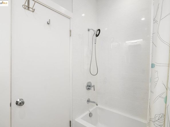 2910 Hillegass Ave 2, Berkeley CA 94705