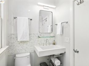 2910 Hillegass Ave 2, Berkeley CA 94705
