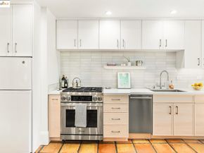 2910 Hillegass Ave 2, Berkeley CA 94705