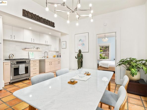 2910 Hillegass Ave 2, Berkeley CA 94705