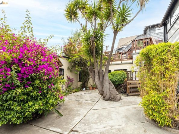 2910 Hillegass Ave 2, Berkeley CA 94705